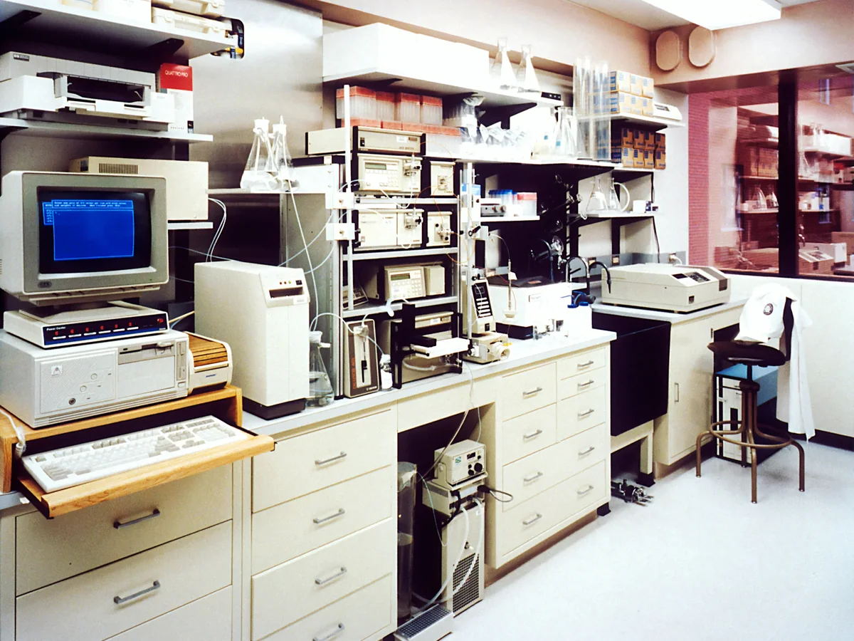 Locking supply bay and a seamless nonporous counter specified for infection control
